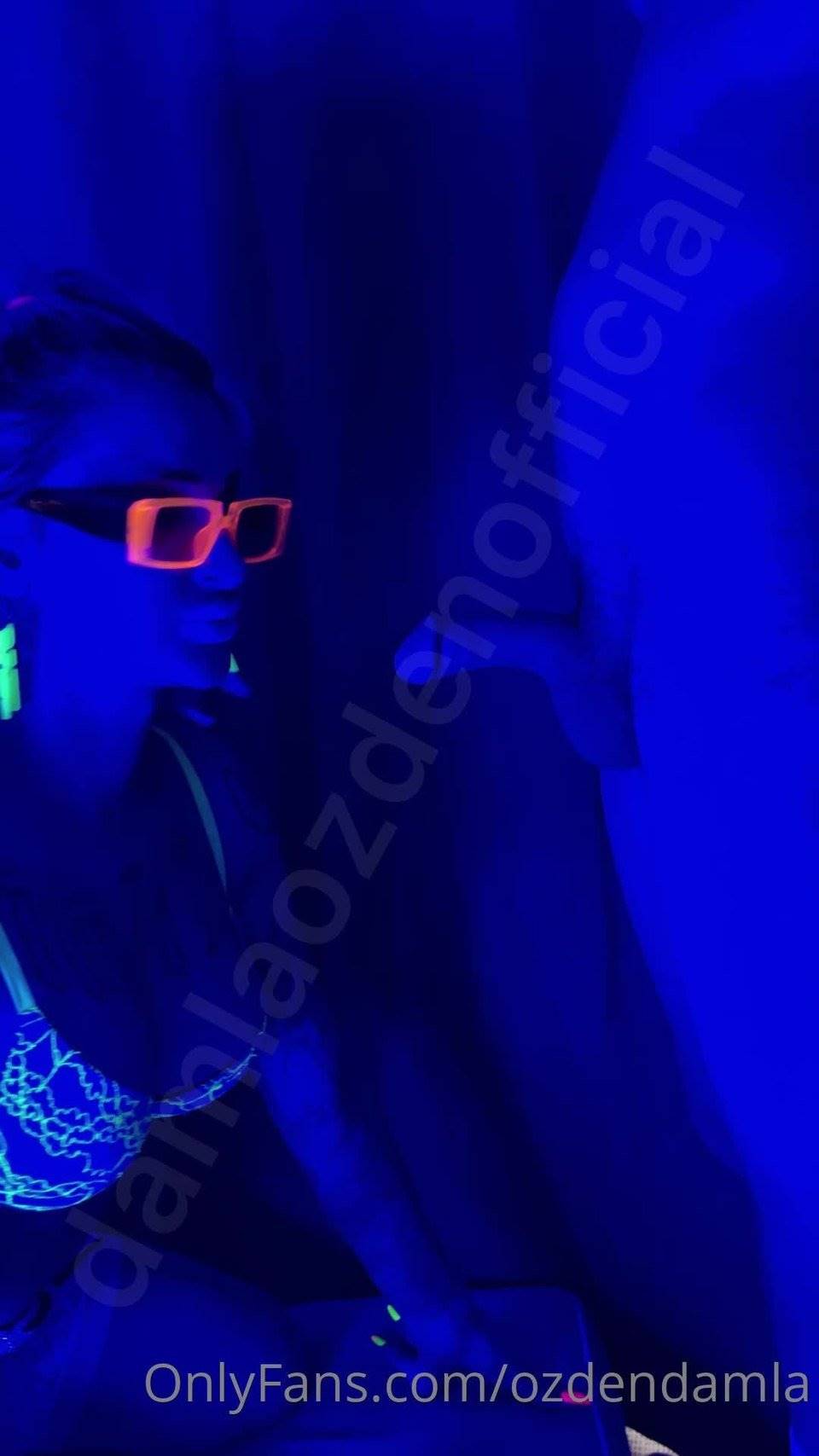 Bu bonus neon videosu babiesss Bu bonus neon videosu babiesss