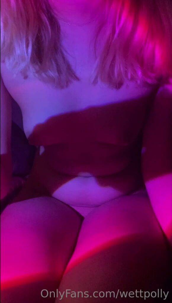 Meme uçlarım kabardı